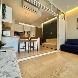 Five Star Klcc 500m Lrt Full Luxury Facilities Superb Location! Apartment